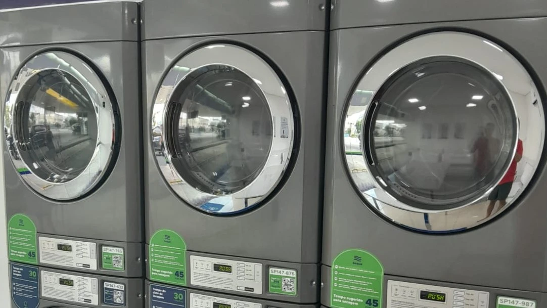 Saia da Loja com as Roupas Prontas: Como a Secadora Elimina o Ferro de Passar